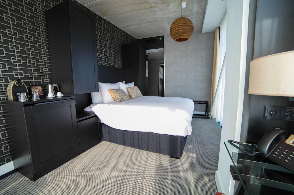 Superior Room, 1 Queen Bed, Non Smoking (Water View)