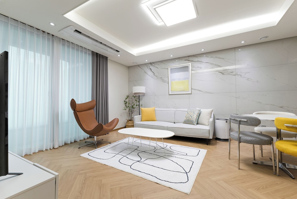 Two Bed Ocean F