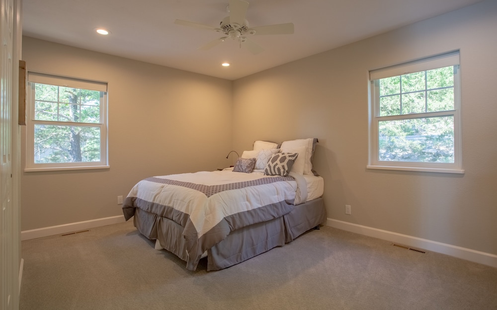 House, 4 Bedrooms photo 1