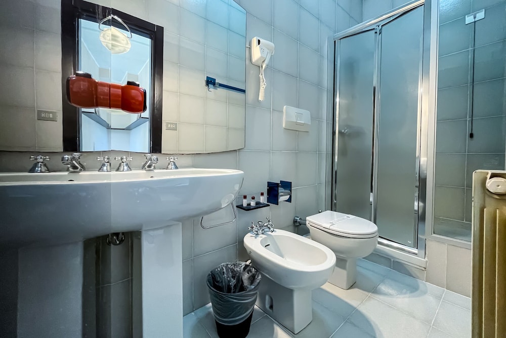 Standard Triple Room - Photo 7
