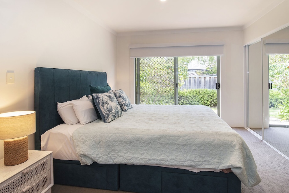 8 Person Villa – Min 2 Nights photo 2