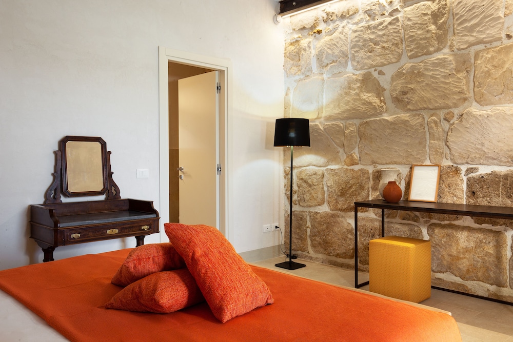 Suite - Photo 2