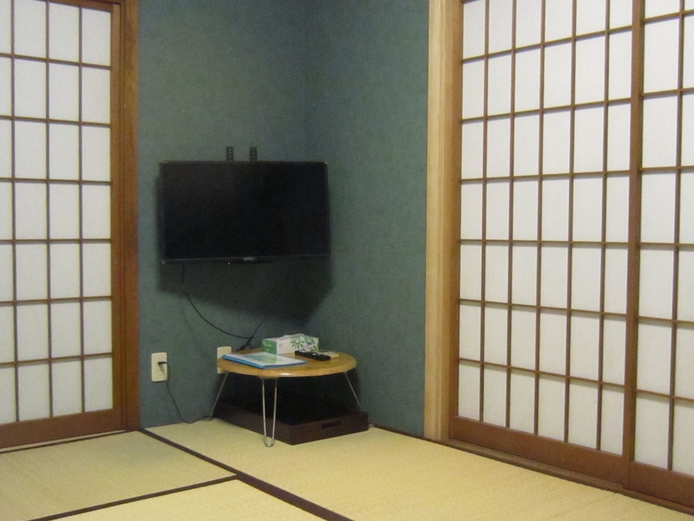 Economy Triple Room, Non Smoking - Photo 2