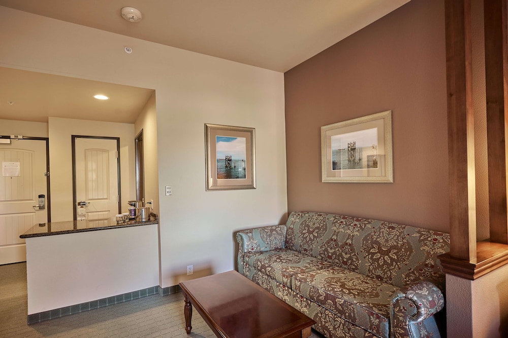 Junior suite two queens non smoking - Photo 4
