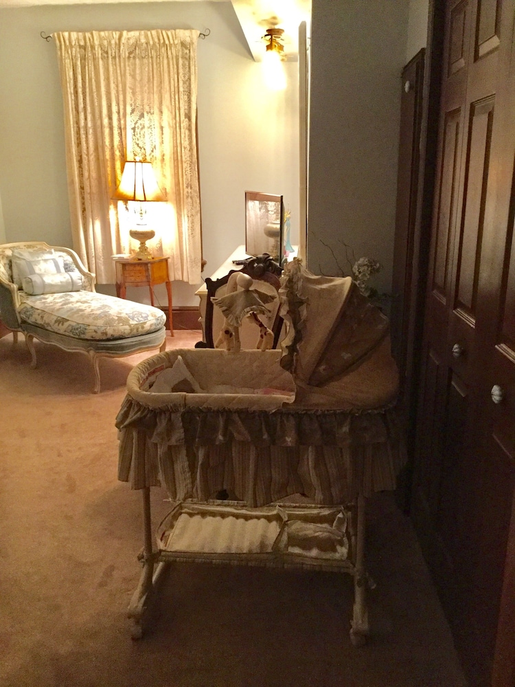 The Versailles Room photo 3