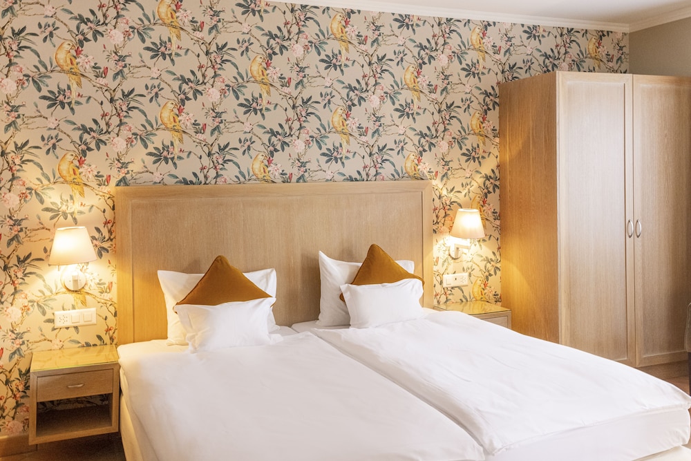 Classic Double Room, 2 Twin Beds, Balcony, Ground Floor