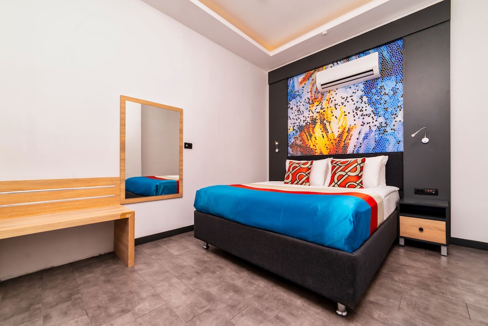 Deluxe Suite, 1 King Bed with Sofa bed, Sea View, Sea Facing