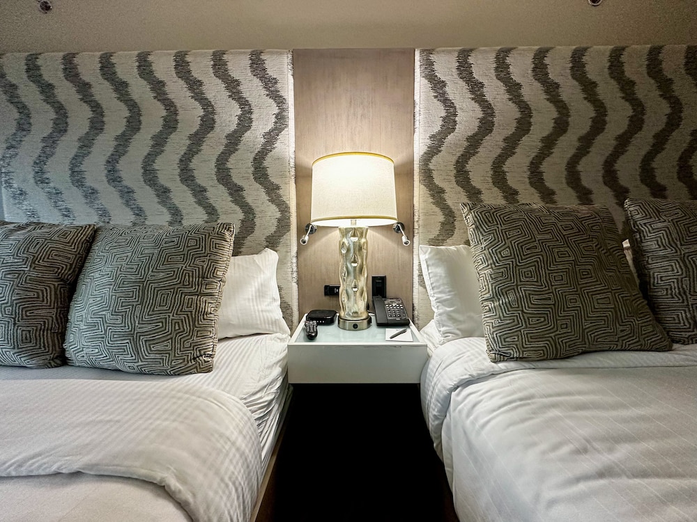 Deluxe Room, 2 Queen Beds, Bay View (Tower Deluxe Bay View Two Queen Beds) - Photo 3
