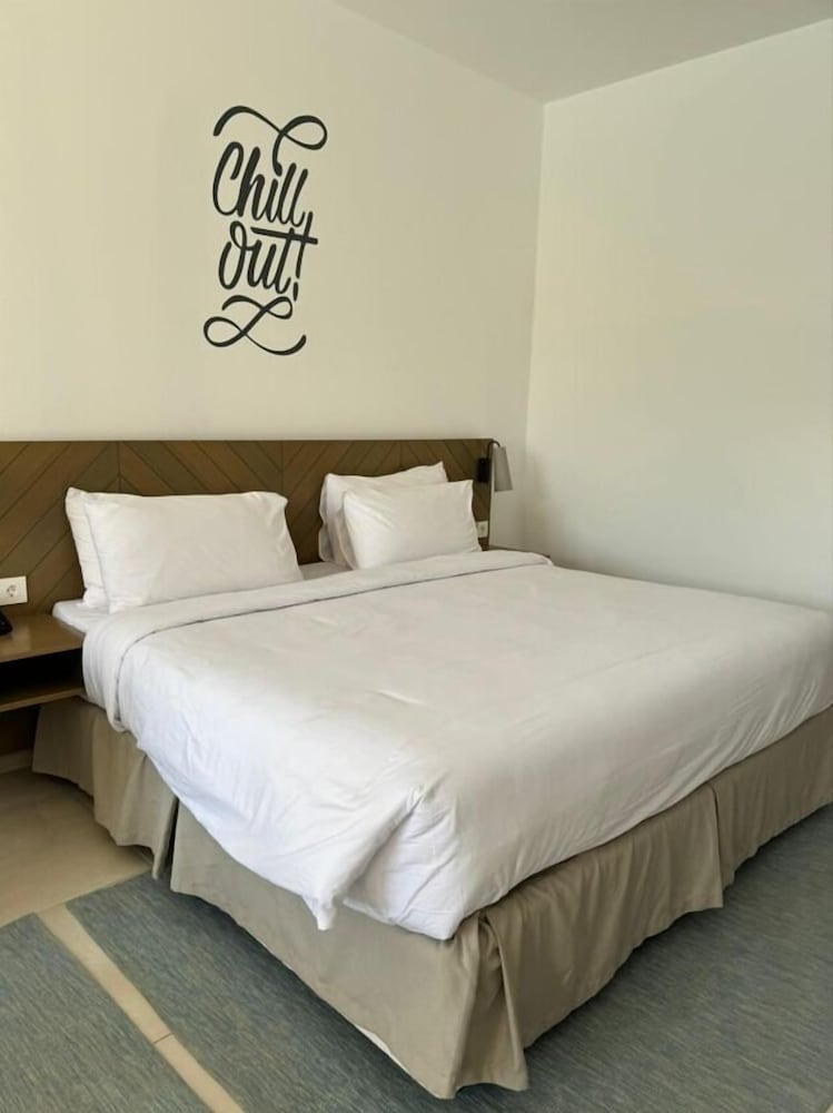 Premier Room Partial Lagoon View