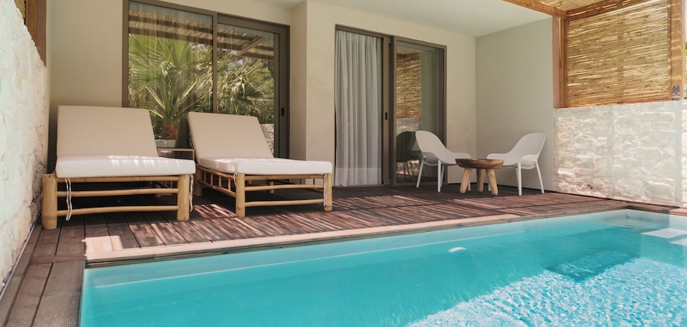 Cozy Nest With Private Pool photo 3