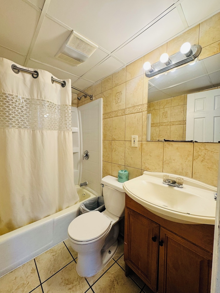 Suite - Photo 21