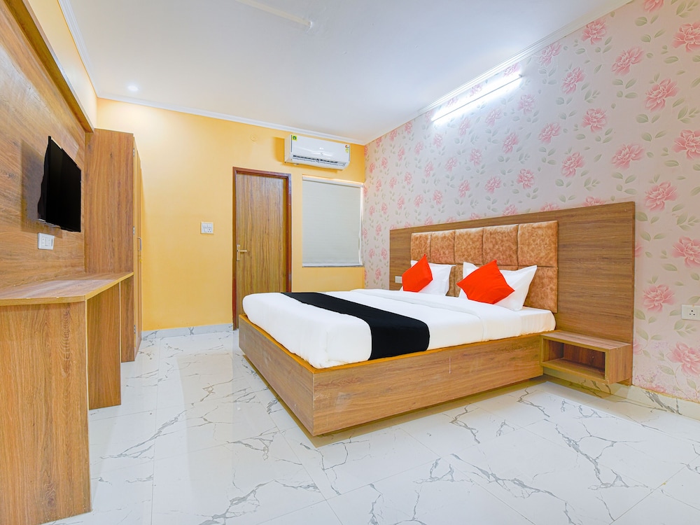 Deluxe Room - Photo 9