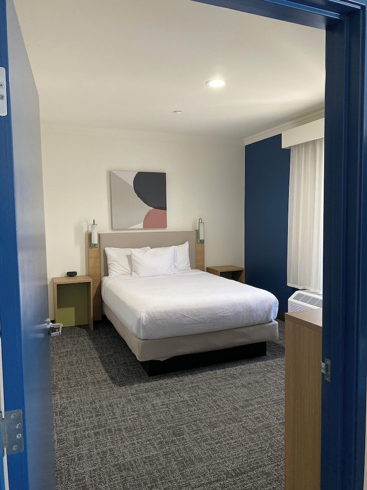 Suite, Multiple Beds photo 3