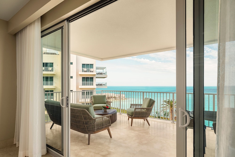 3 Bedroom Residence, Ocean view, Gates Bay, Balcony