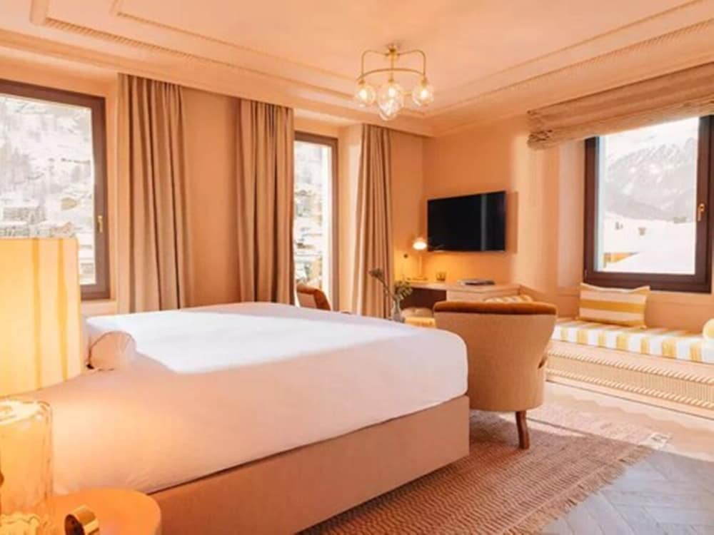 Corner Room with Matterhorn View - Photo 1