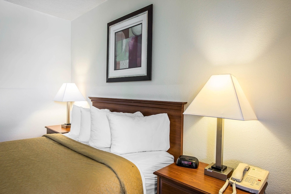 Room, 1 Queen Bed, Non Smoking - Photo 3