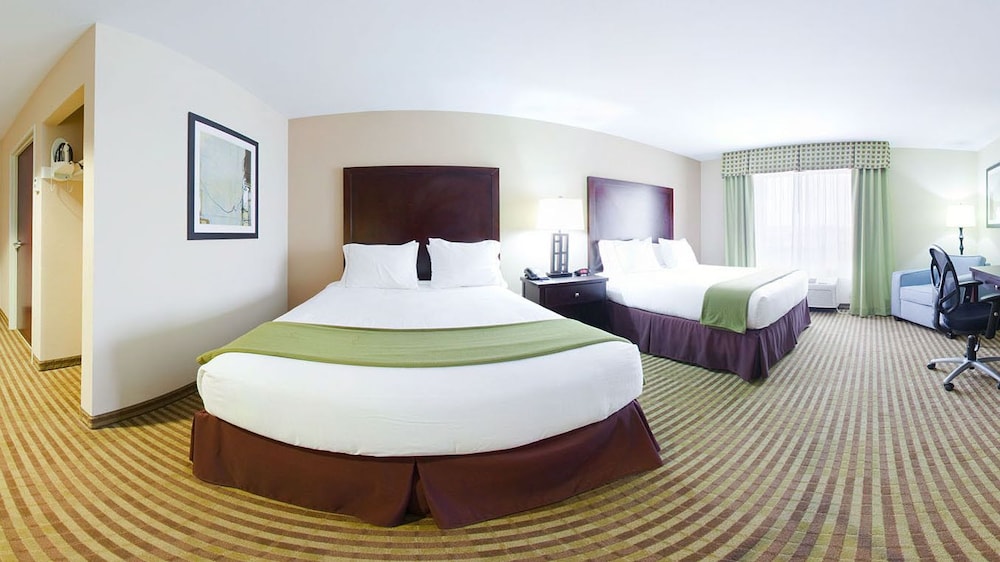 Standard Room, 1 King Bed, Non Smoking - Photo 2