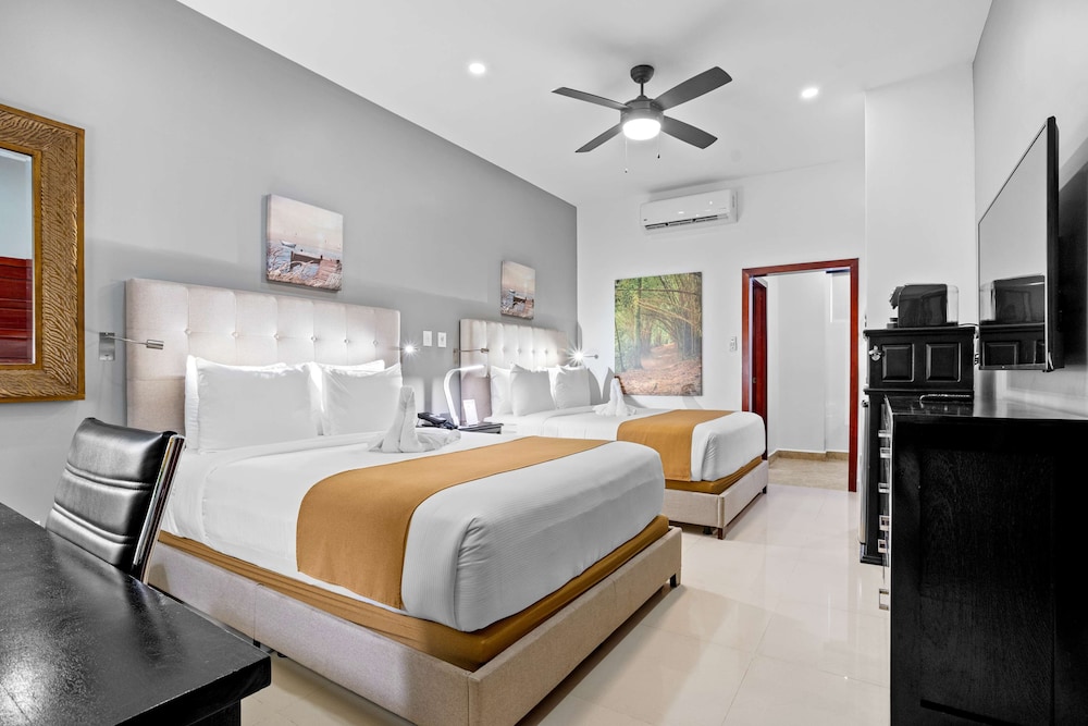 Premium Room, 2 Queen Beds, Non Smoking, Refrigerator & Microwave - Photo 1