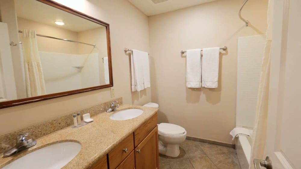 Standard Suite, 1 Bedroom - Photo 8