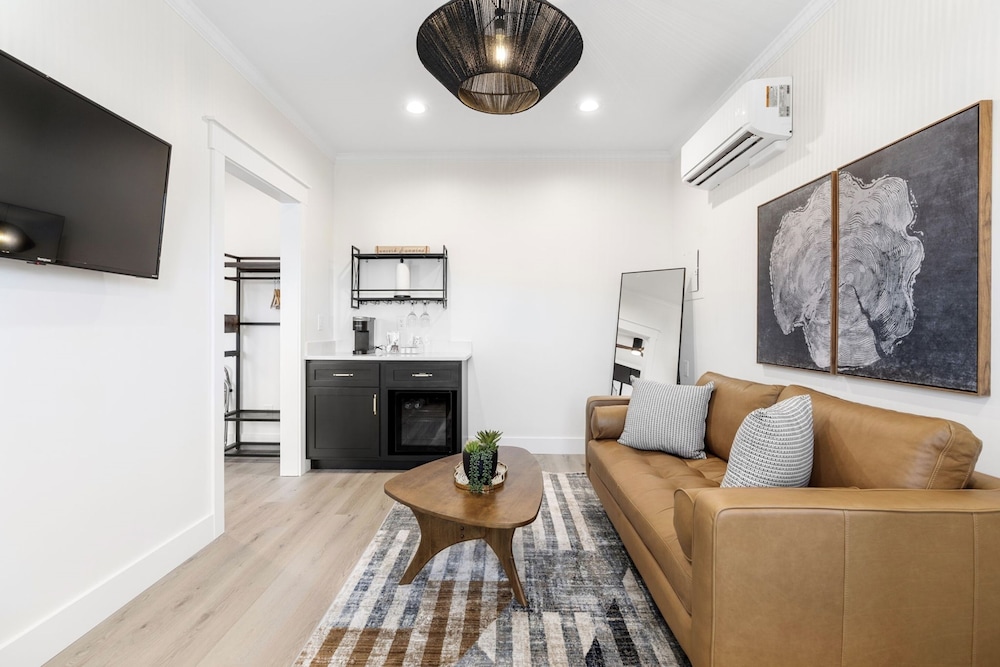 Premium Studio Suite photo 2