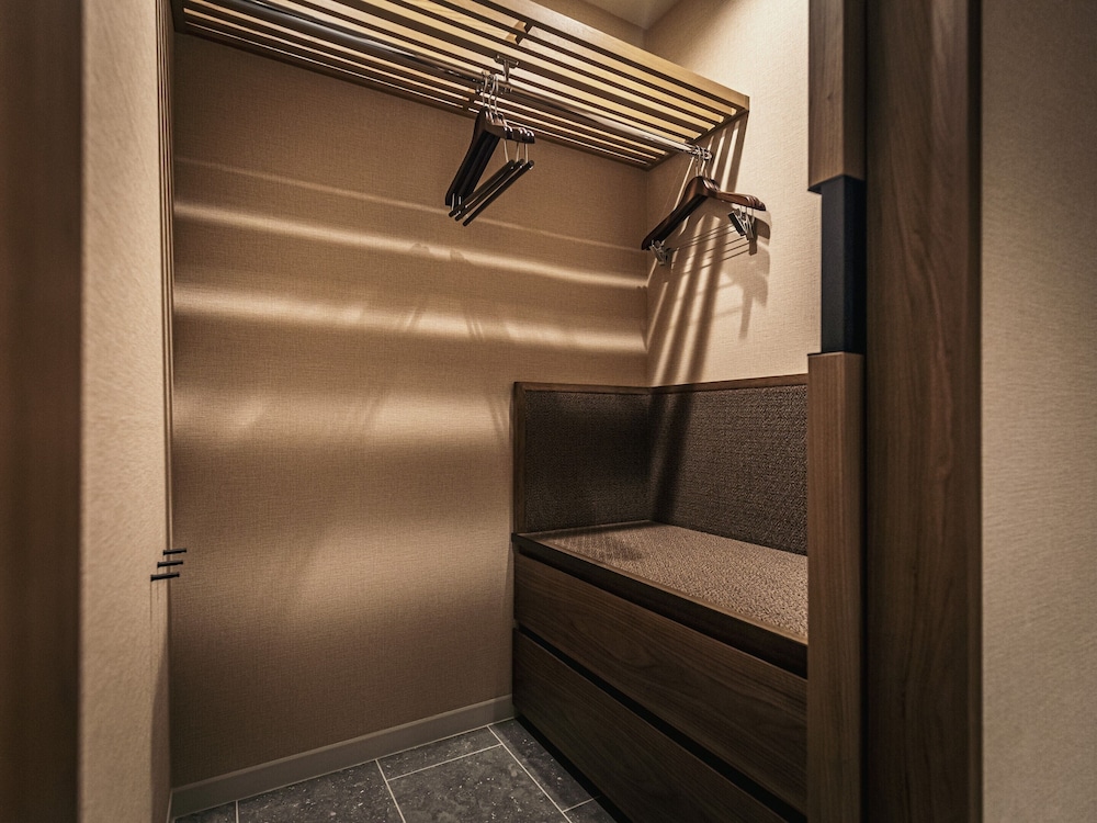 Executive Deluxe King with Skytree Side with 1Extra Bed (3 adults), Non Smoking