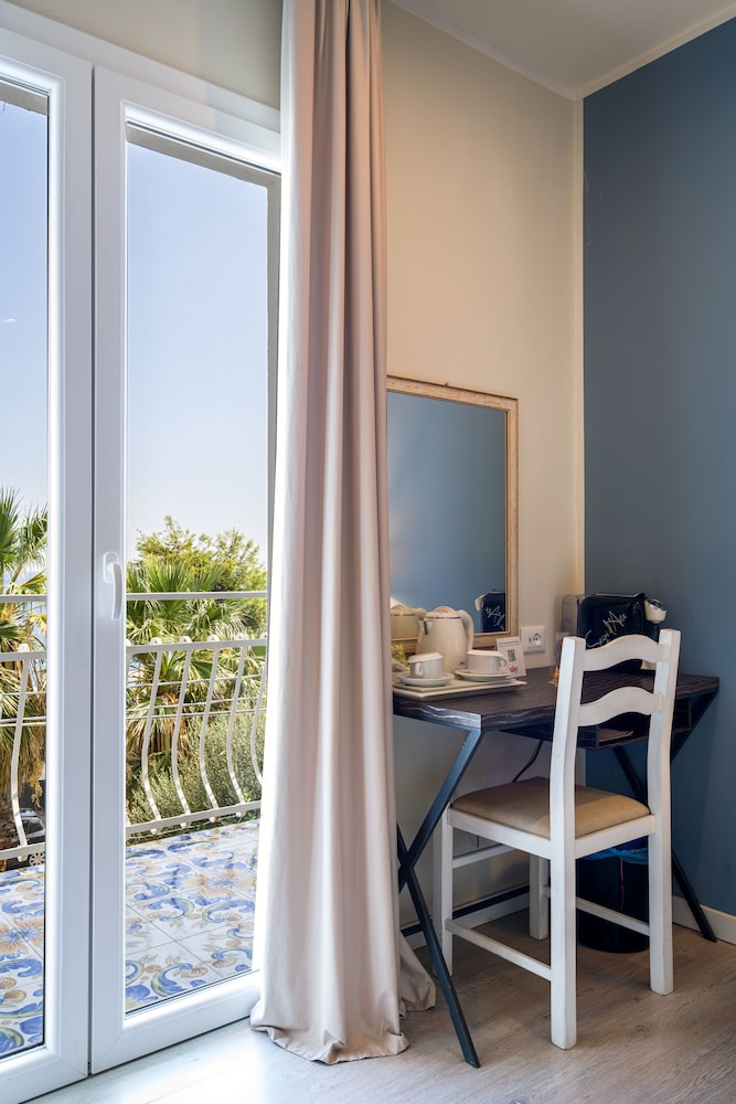 Superior Triple Room, Sea View