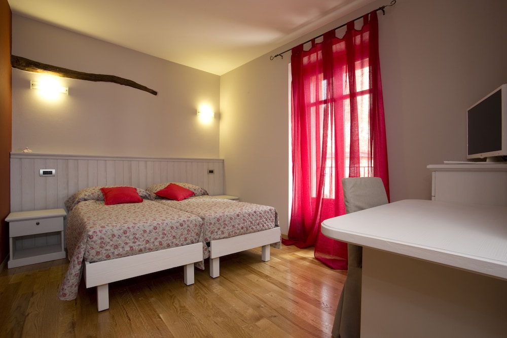 Comfort Double Room (Azalea) photo 1