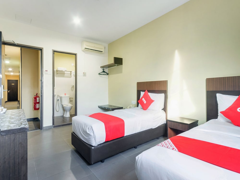 Deluxe Twin Room photo 2