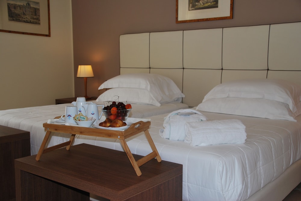 Triple Room, City View (NO SEA VIEW)