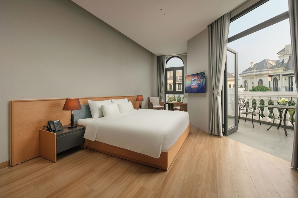 Suite, Balcony