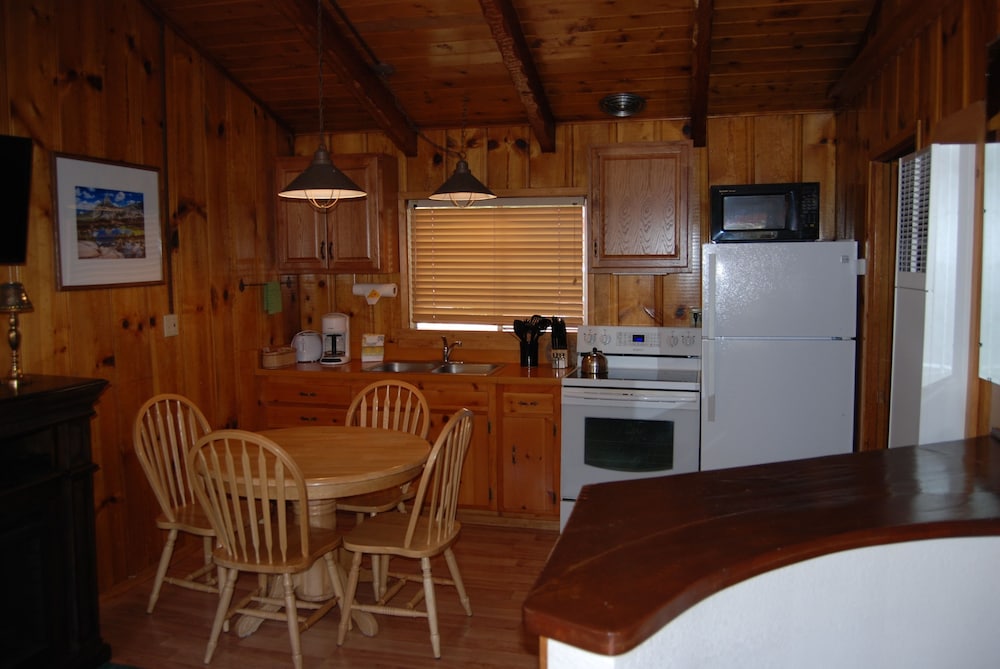Cabin 8 - 2 bedroom