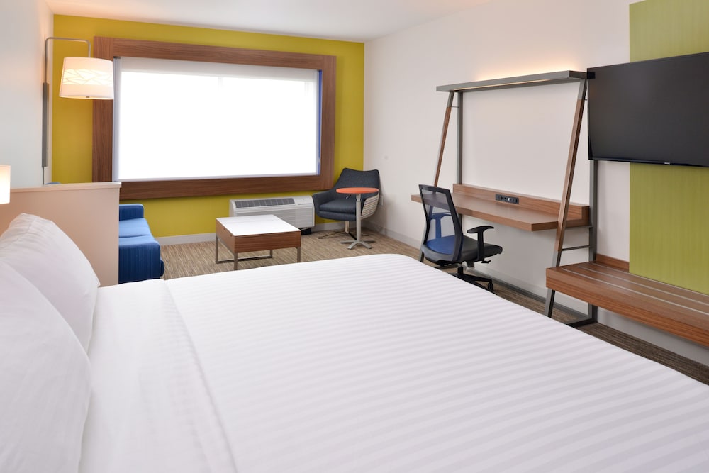 Standard Room, 1 King Bed, Accessible (Communications) photo 3
