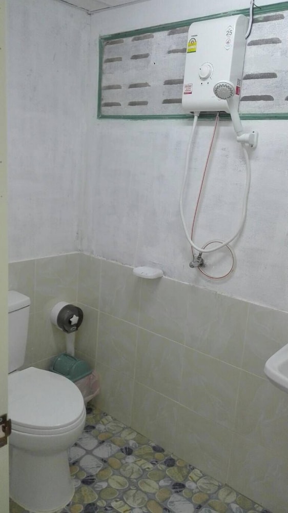 Family Room with Air Condition Private Bathroom photo 2