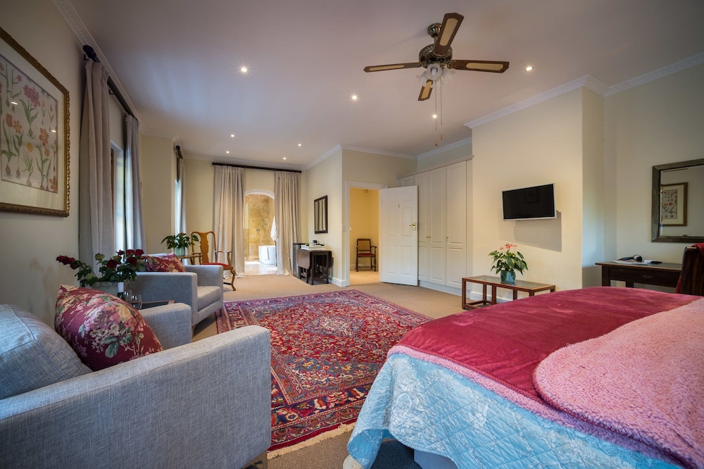 Luxury Suite photo 2