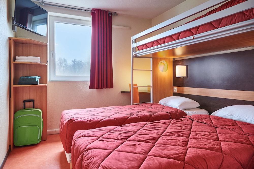 Standard Room, 3 Twin Beds - Photo 4