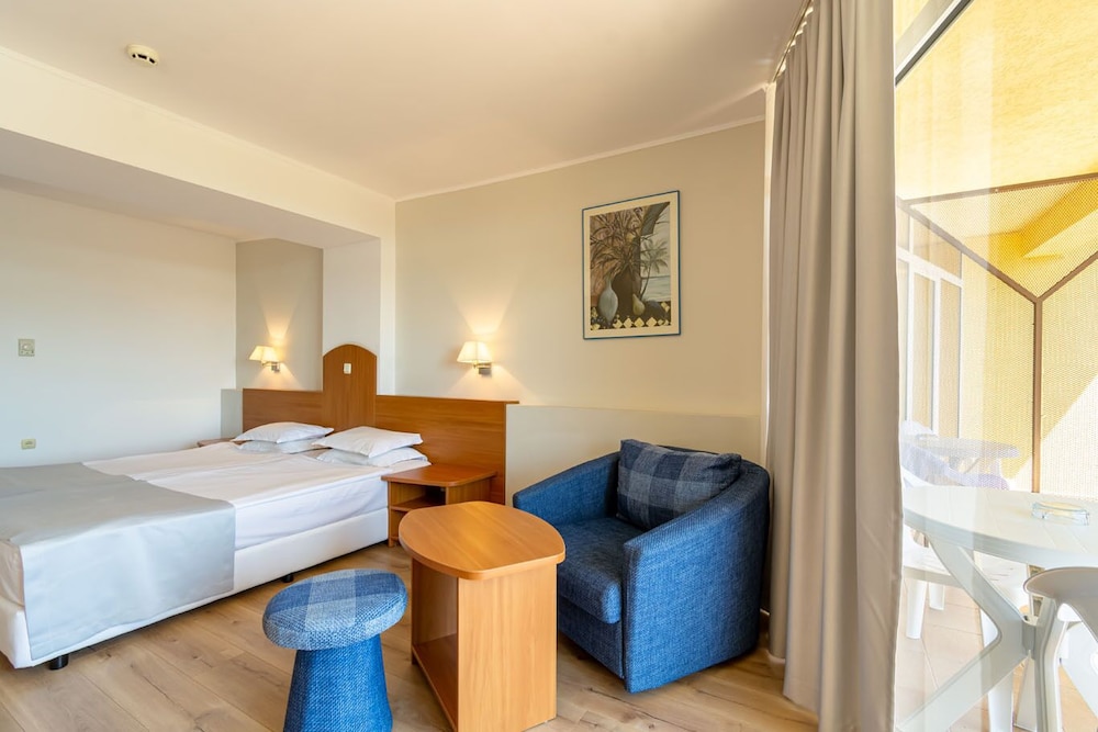 Superior Twin Room photo 3