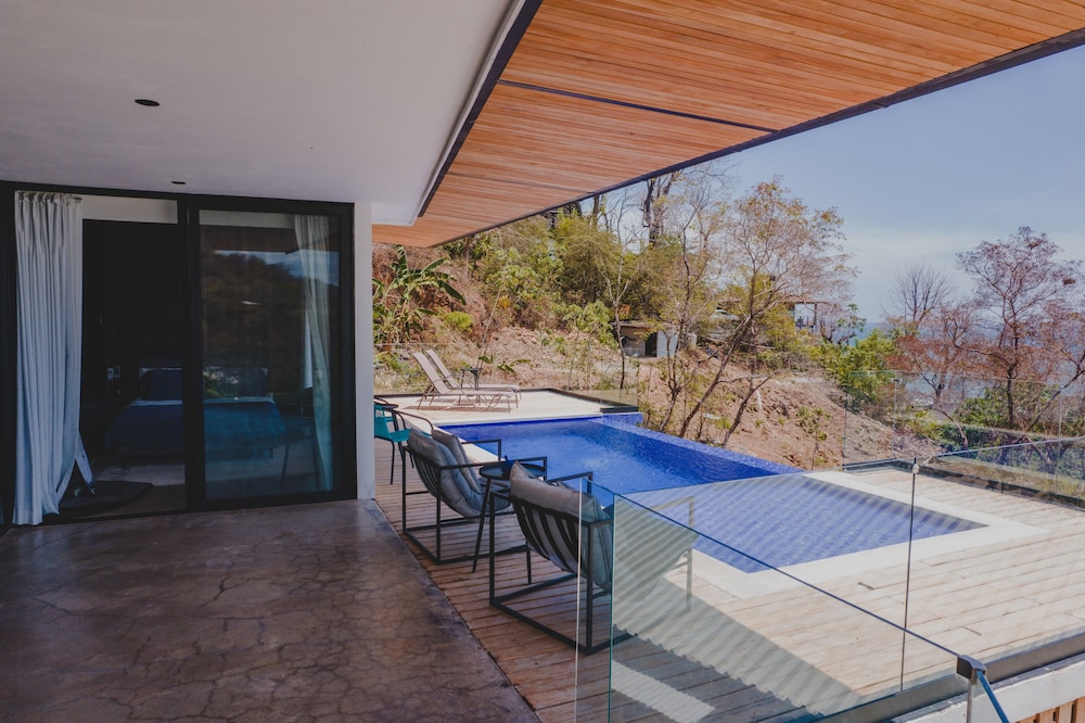 Luxury Villa photo 2