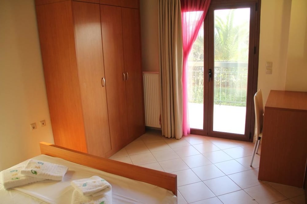 Apartment, 1 Bedroom, Pool View photo 1