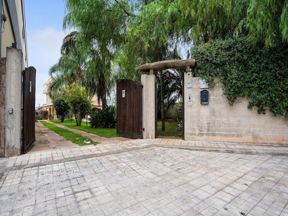 Villa photo 3