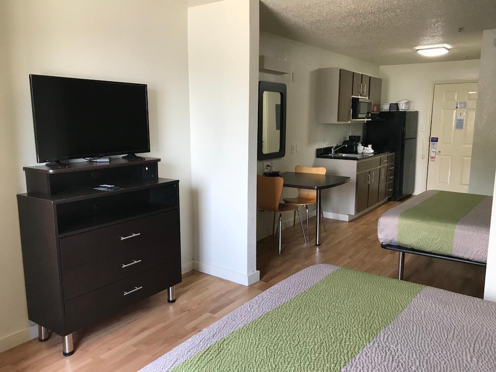 Standard Suite, Multiple Beds, Non Smoking, Kitchenette photo 2