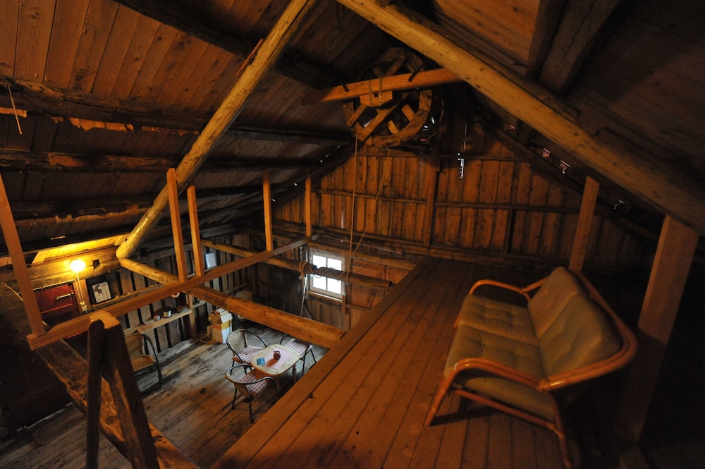 2-bedroom Comfort rorbu cabin photo 3