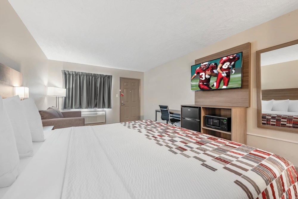 Superior Room, 1 King Bed, Non Smoking, Kitchenette - Photo 2