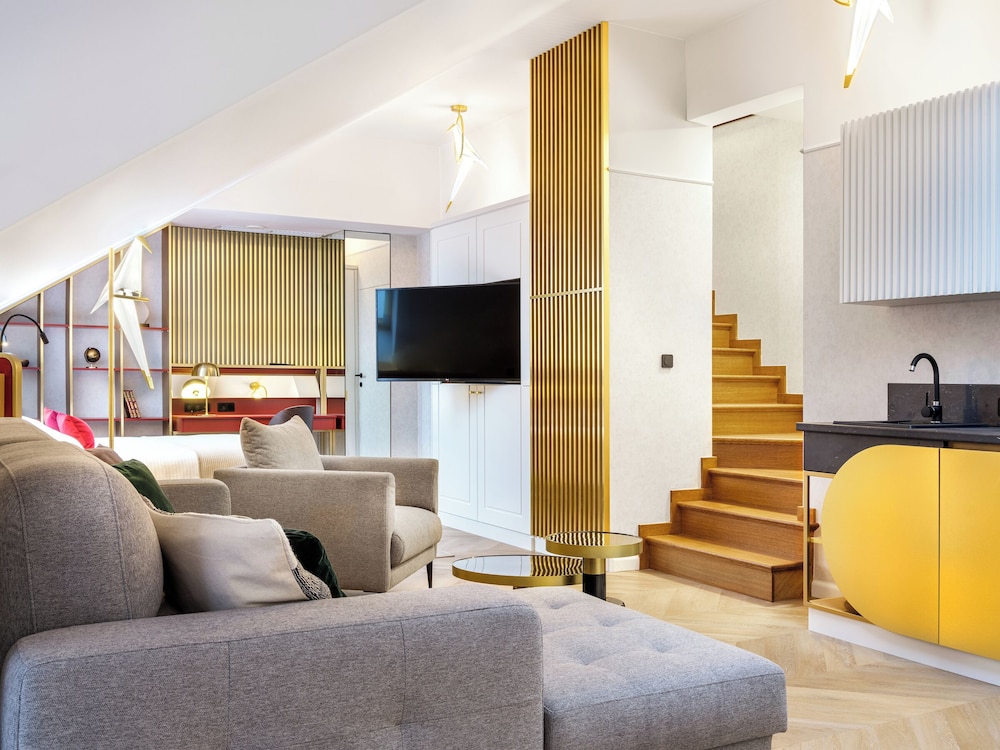 Royal Studio Suite photo 3