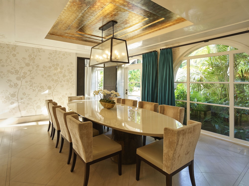 Presidential Suite thumbnail 5