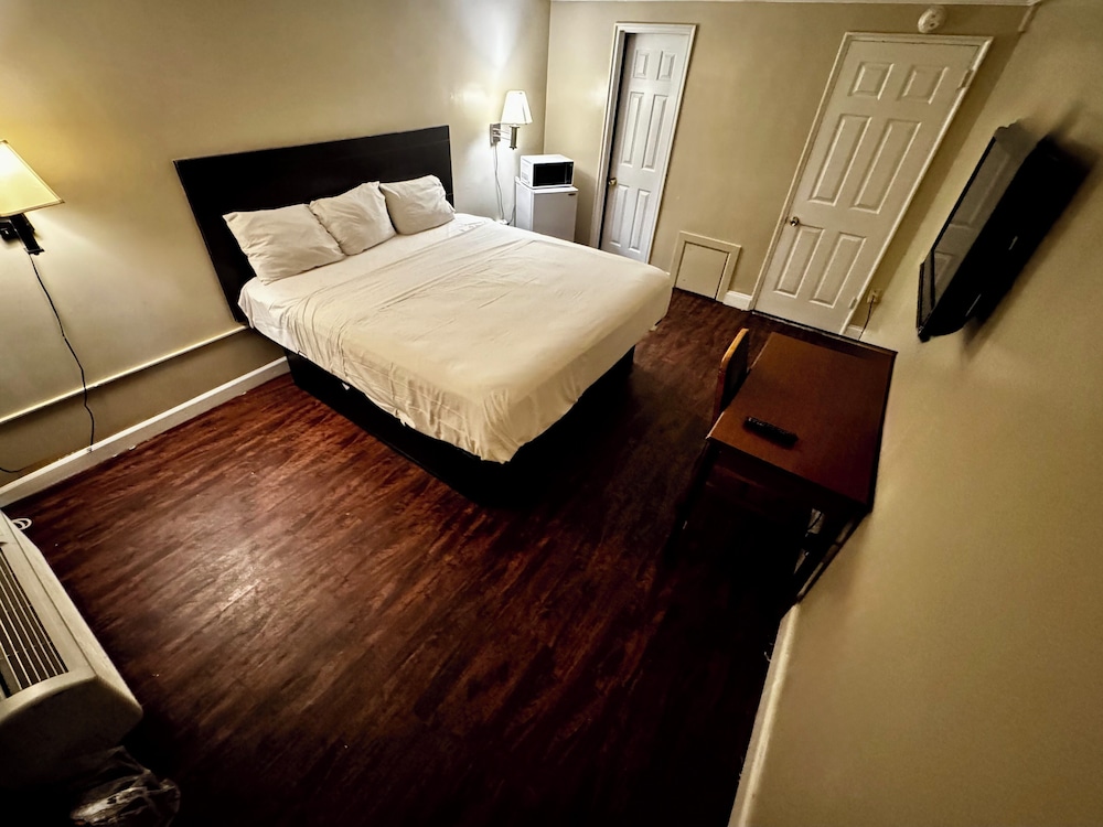 Room, 1 Queen Bed photo 1
