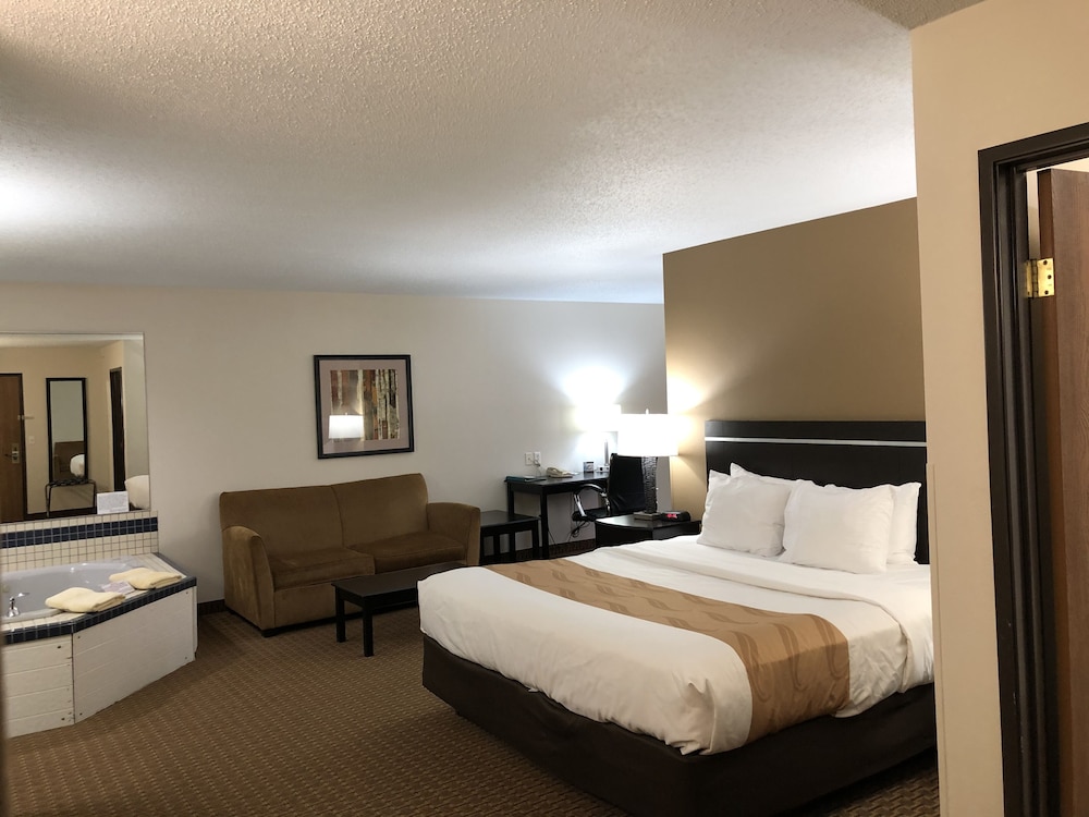 Suite, 1 King Bed with Sofa bed, Non Smoking (2 Person Sofa Bed) photo 1