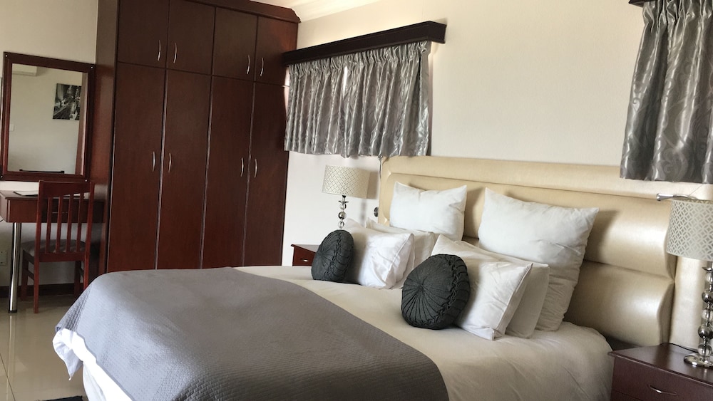 Comfort Room, 1 Bedroom (King Room) photo 2