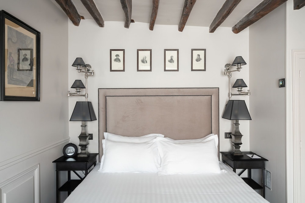 Top Floor Deluxe Triple Room with balcony photo 1