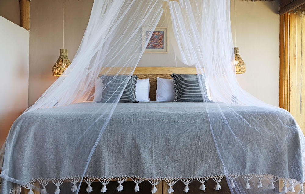 Deluxe Double Room, 1 King Bed, Ocean View (Air Conditioning) photo 2
