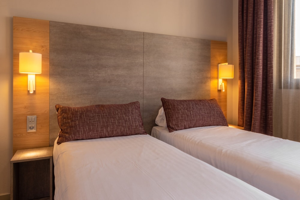 Standard Twin Room, Courtyard Area - Photo 5